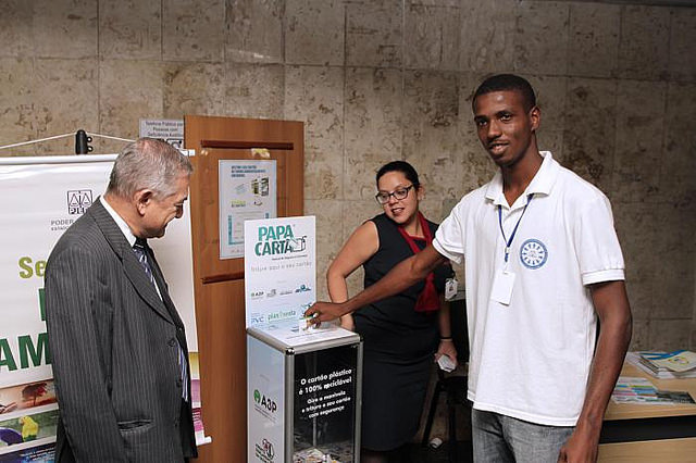 Você está visualizando atualmente Sustentabilidade: cartões sem uso são triturados pela Justiça do Rio