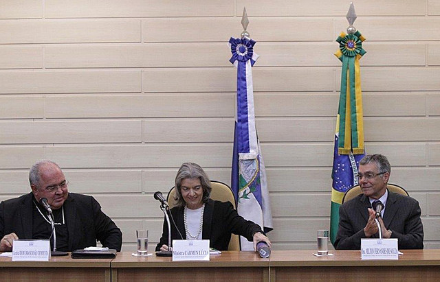You are currently viewing Ministra Cármen Lúcia anuncia o programa Brasil pela Paz