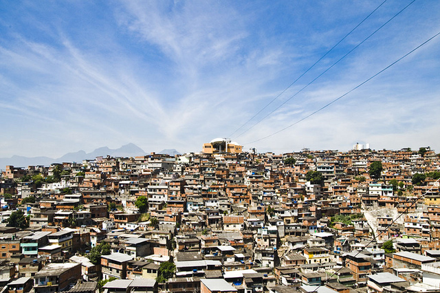 Você está visualizando atualmente Justiça itinerante auxilia população carente de Minas e Rio