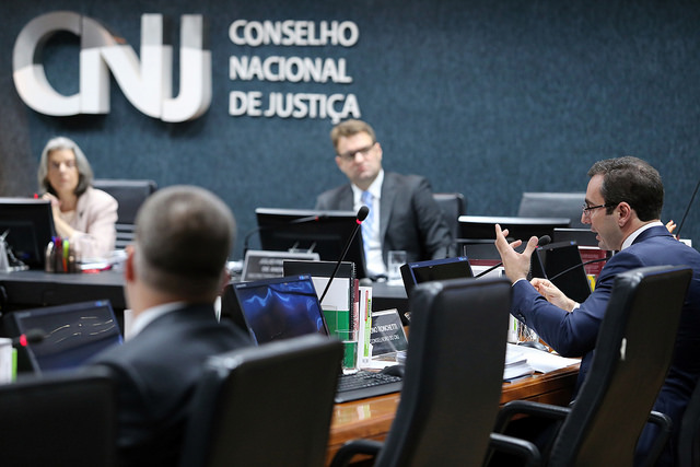 Read more about the article CNJ reverte aposentadoria de juiz punido pela Justiça do Paraná