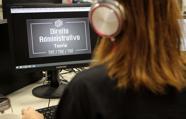Você está visualizando atualmente Metade dos tribunais oferece cursos abertos ao público