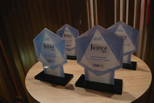 Read more about the article CNJ concede Selo Justiça em Números a 89 tribunais