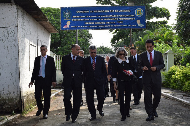 Você está visualizando atualmente Ministra Cármen Lúcia visita unidade prisional feminina do Rio