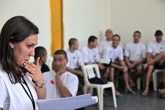 Você está visualizando atualmente Além do tribunal: juízes recuperam adolescentes pelo estudo e trabalho