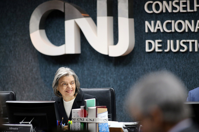 Você está visualizando atualmente Cármen Lúcia preside sua última sessão ordinária no CNJ