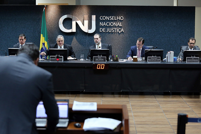 Você está visualizando atualmente Conselho define calendário de sessões do próximo semestre