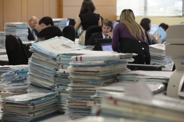 Você está visualizando atualmente Plataforma dá acesso a precedentes judiciais para agilizar sentenças em casos recorrentes