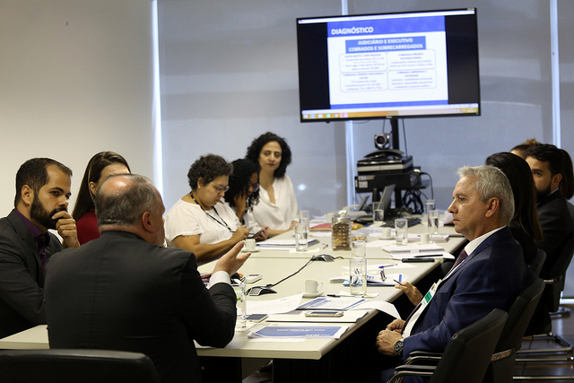 Representantes do Tribunal de Justiu00e7a do Cearu00e1 em reuniu00e3o com o Departamento de Monitoramento e Fiscalizau00e7u00e3o do Sistema Carceru00e1rio e das Medidas Socioeducativas do CNJ: agenda de reuniu00f5es faz parte da parceria com o PNUD para enfrentar a crise do sistema prisional- Fotos:G.Dettmar/Ag.CNJ