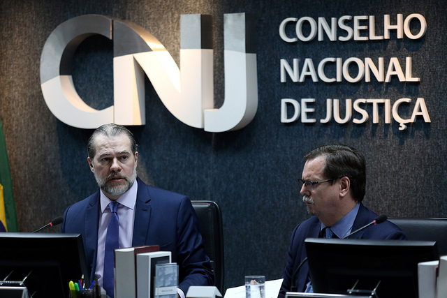 Você está visualizando atualmente Resolução estabelece prazo para licença adotante no Poder Judiciário