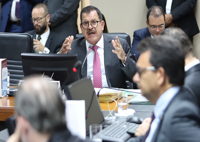 Você está visualizando atualmente Corregedoria de MT deve prestar informações sobre  “Adoção na Passarela”