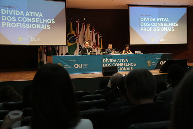 Você está visualizando atualmente Conselhos profissionais estão entre os maiores litigantes na execução fiscal