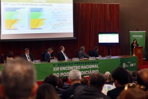 Read more about the article Processos pendentes na Justiça apresentam queda inédita