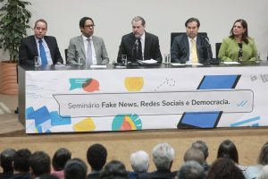 Read more about the article Seminário marca adesão da Câmara ao Painel de Combate a Notícias Falsas