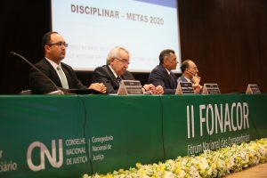 Read more about the article Corregedores discutem aperfeiçoamento das áreas Disciplinar e Extrajudicial