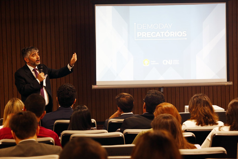 O juiz auxiliar da Presidência do CNJ Bráulio Gusmão apresenta o Demoday Precatórios. FOTO: G.Dettmar/Ag.CNJ