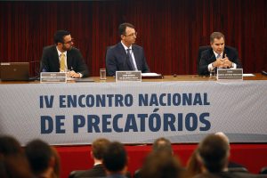 Marco Aurélio Cardoso, secretário da Fazenda do Rio Grande do Sul, José Márcio da Silveira e Silva, juiz do TRF1, e Marco Antônio Innocenti, representante do Instituto dos Advogados de São Paulo - Foto: G.Dettmar/Ag.CNJ