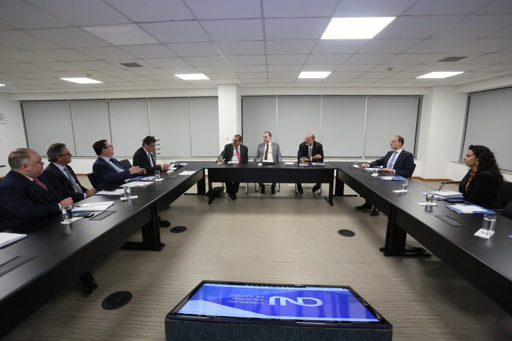 Foto da reunião do Grupo de Trabalho que debate o juiz das garantias