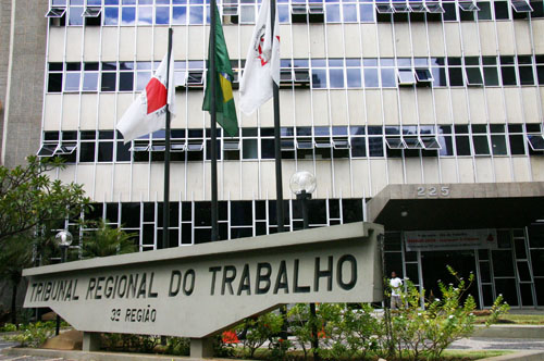 Foto da fachada da sede do Tribunal Regional do Trabalho da 3ª Região, em Belo Horizonte (MG)