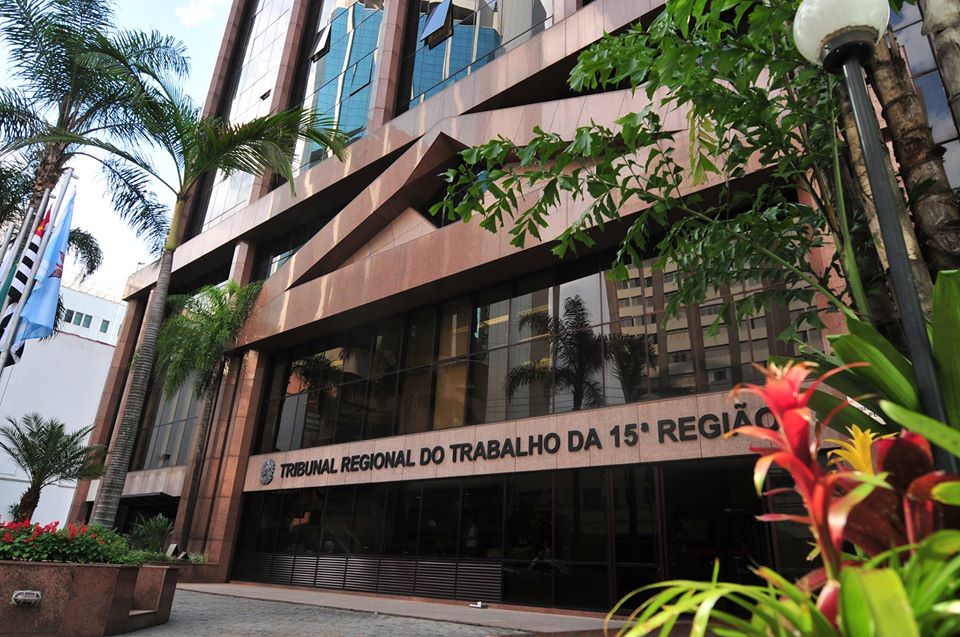 Foto da fachada da sede do Tribunal Regional do Trabalho da 15ª Região (TRT15), em Campinas (SP)