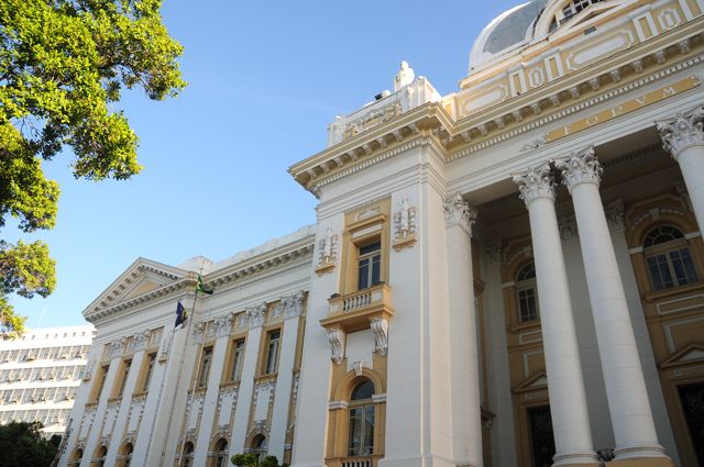 Foto da fachada da sede do Tribunal de Justiça de Pernambuco (TJPE)