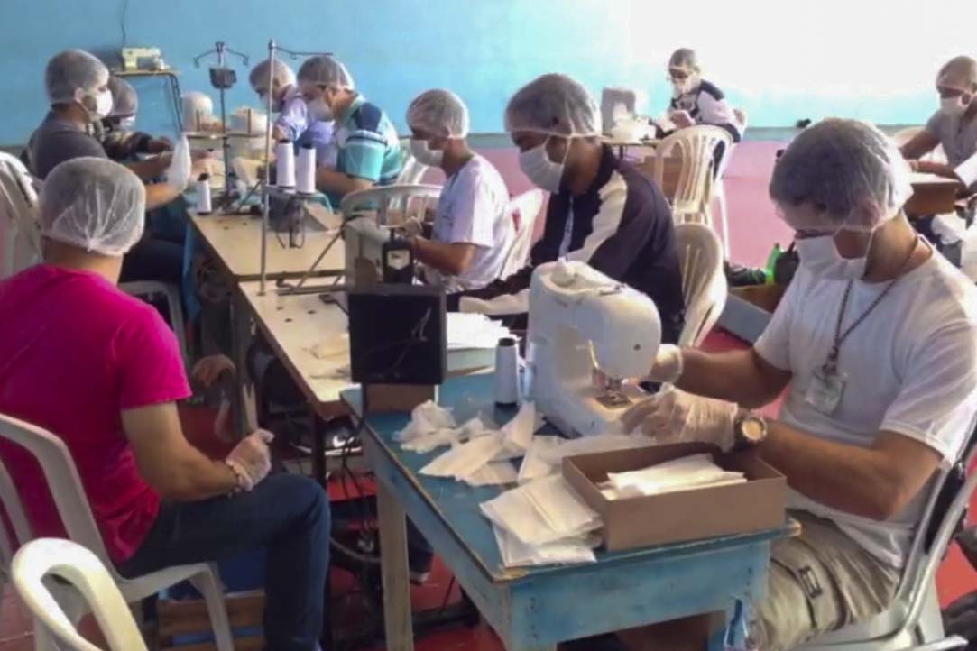 Você está visualizando atualmente Recuperandos das Apacs produzirão 350 mil máscaras no Maranhão e Minas Gerais