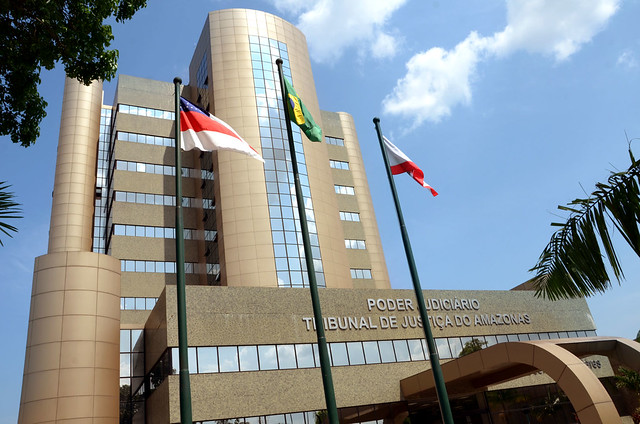 Foto da fachada da sede do Tribunal de Justiça do Amazonas (TJAM)