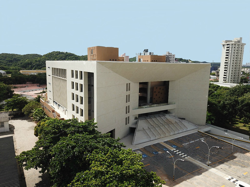 Foto da fachada da sede do Tribunal Regional Eleitoral do Rio Grande do Norte (TRE-RN)