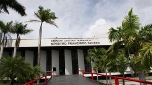 Foto da fachada da sede do Tribunal Regional do Trabalho da 21ª Região (TRT21), em Natal (RN)