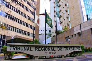 Foto da fachada da sede do Tribunal Regional do Trabalho da 3ª Região, em Belo Horizonte (MG)