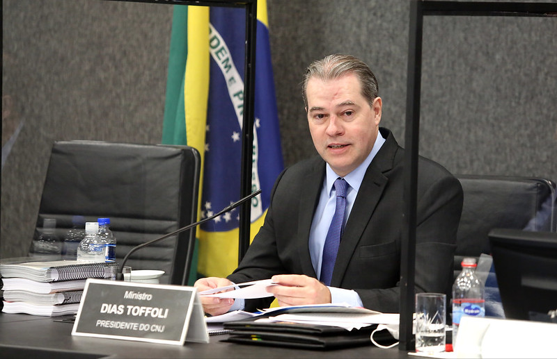 Foto do ministro Dias Toffoli durante as homenagens recebidas em relação à conclusão do mandato como presidente do CNJ. Homenagem realizada no encerramento da 57ª Sessão Extraordinária, em 8 de setembro de 2020.