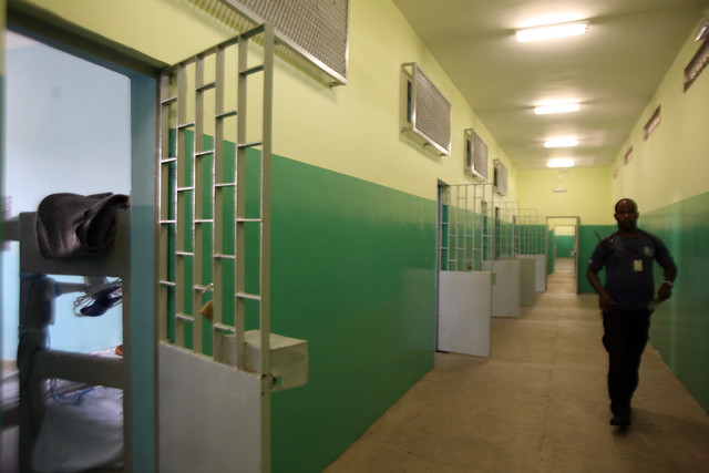 Leia mais sobre o artigo Covid-19: contaminação entre servidores de prisões é três vezes maior que a geral