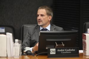 Foto do conselheiro do CNJ André Godinho durante a 319ª Sessão Ordinária do Conselho, em 6 de outubro de 2020