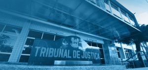 Foto de detalhe da entrada do Tribunal de Justiça do Rio Grande do Norte (TJRN), em Natal (RN)