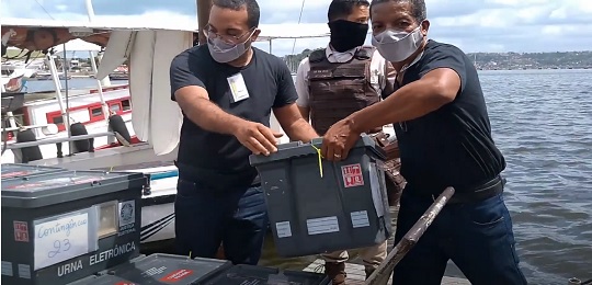 Você está visualizando atualmente Urnas eletrônicas são embarcadas para locais de votação nas ilhas de Salvador
