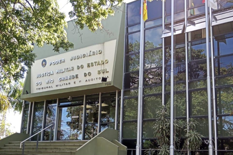 Foto da fachada da sede do Tribunal de Justiça Militar do Rio Grande do Sul (TJMRS), em Porto Alegre (RS).