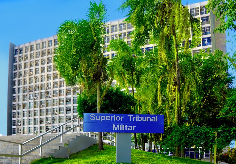 Foto da sede do Superior Tribunal Militar, em Brasília (DF).