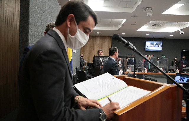 Você está visualizando atualmente Luiz Fernando Bandeira toma posse no CNJ