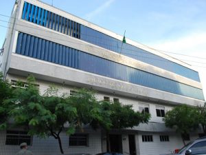 Foto da sede do Tribunal Regional Eleitoral do Ceará (TRE-CE), em Fortaleza.
