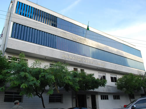 Foto da sede do Tribunal Regional Eleitoral do Ceará (TRE-CE), em Fortaleza.