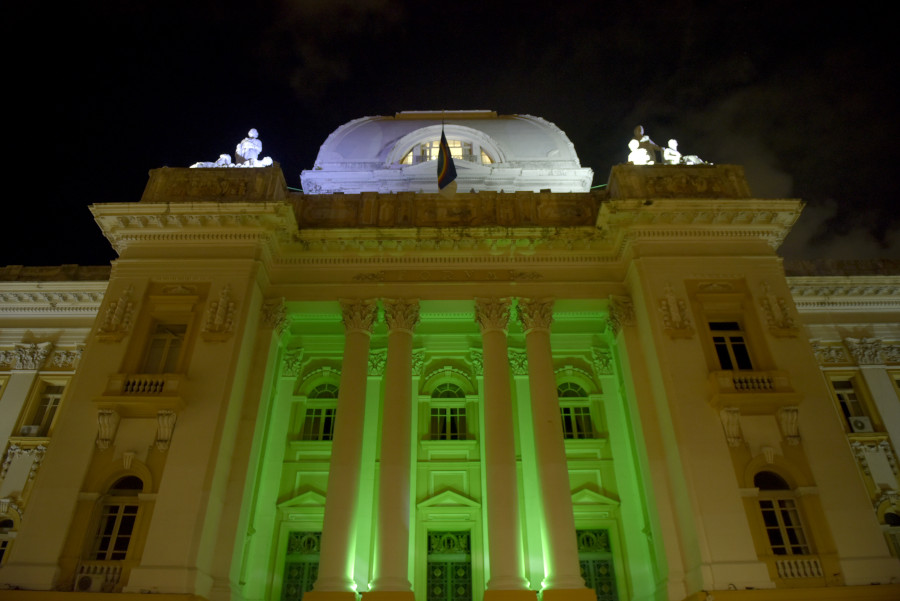 Leia mais sobre o artigo Palácio do Judiciário de Pernambuco é iluminado para o Maio Verde