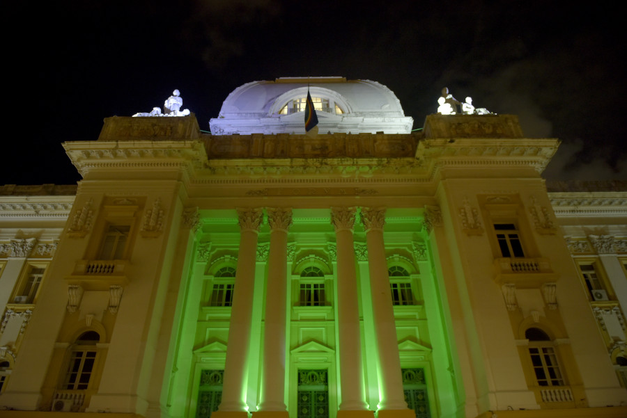 Você está visualizando atualmente Palácio do Judiciário de Pernambuco é iluminado para o Maio Verde