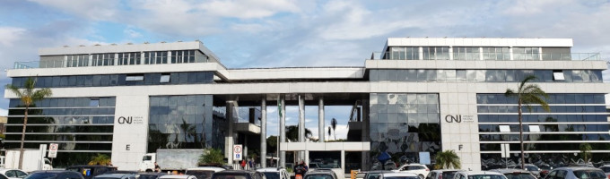 Foto da fachada da sede do Conselho Nacional de Justiça, em Brasília