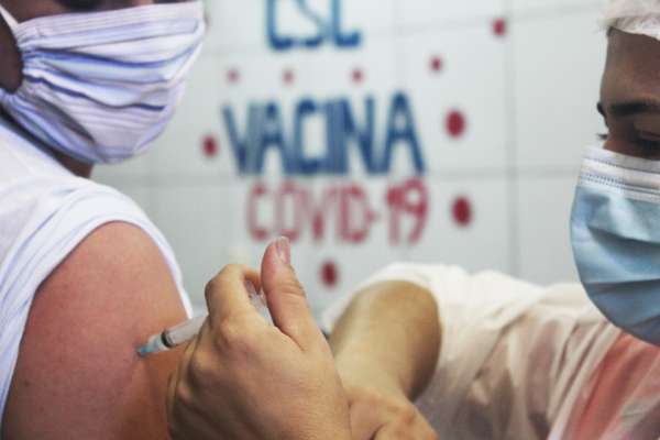 Leia mais sobre o artigo Covid-19: vacinação em unidades socioeducativas avança no país