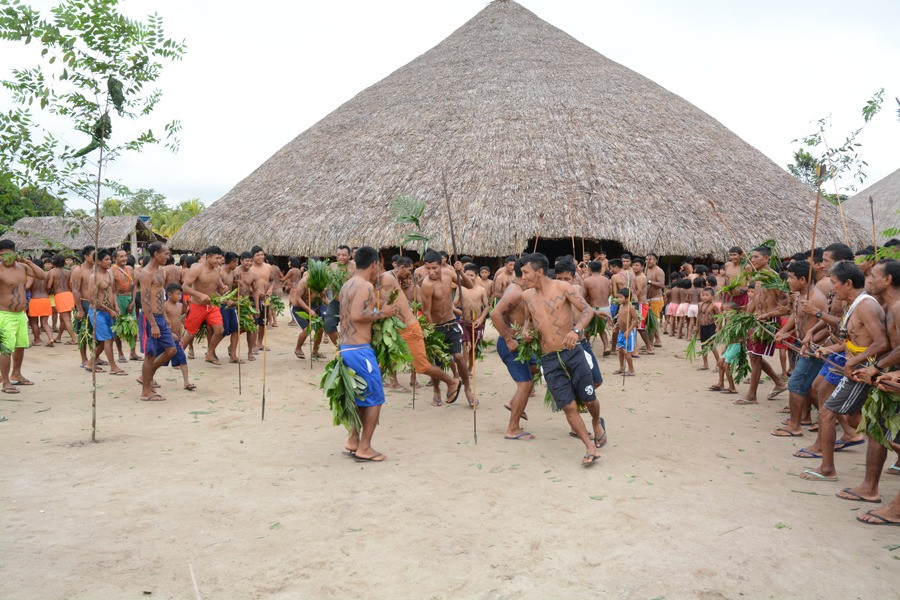 Foto de cerimônia na comunidade indígena Wamiri-Atroari.
