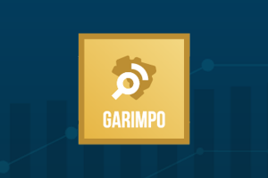 Logomarca do projeto Garimpo sobre um fundo azul.