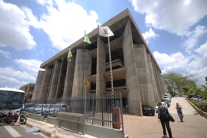 Foto da fachada da sede do Tribunal de Justiça do Piauí (TJPI), em Teresina (PI)