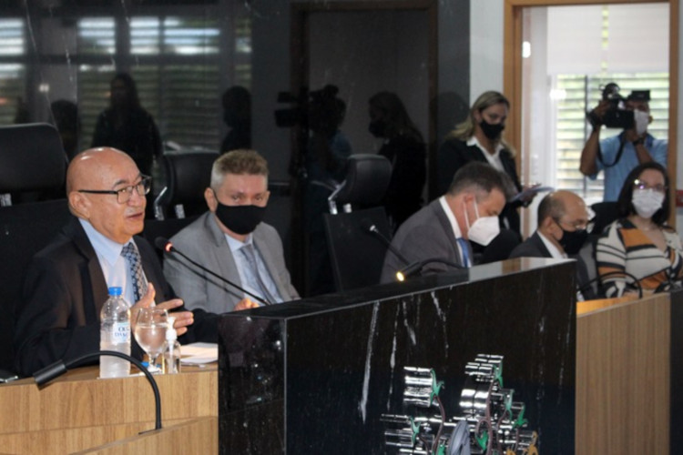 Foto mostra o presidente do TJPI falando durante o lançamento do Núcleo de Justiça 4.0.