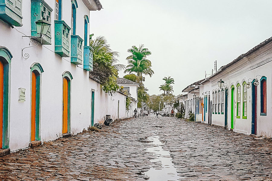 Foto de rua em Paraty (RJ).