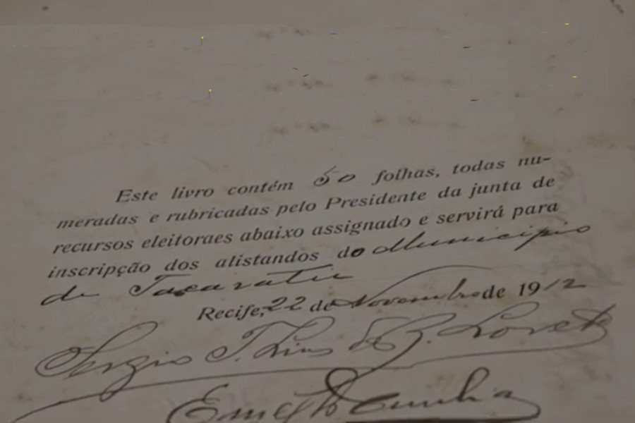 Foto de processo antigo que passou por processo de conservação.