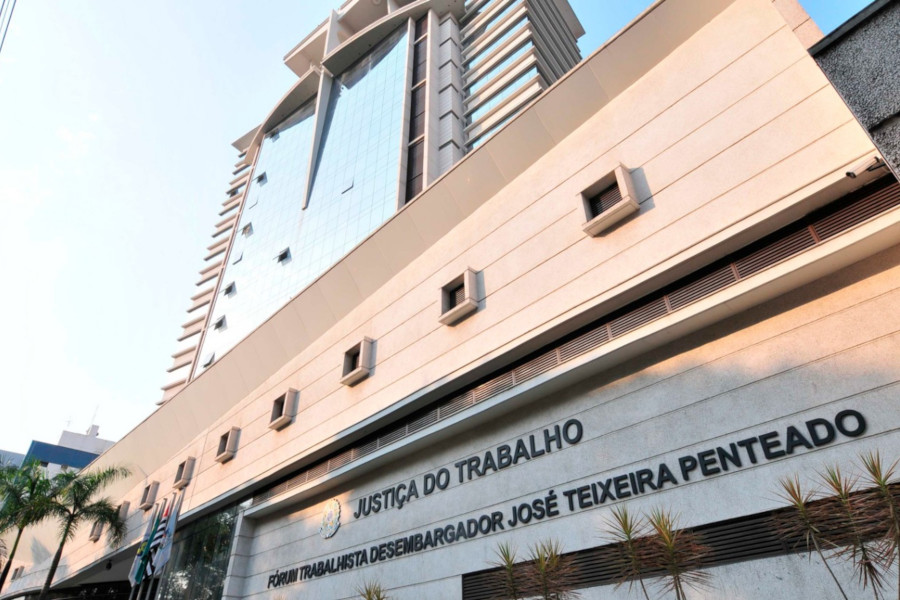 Foto da fachada da sede do Tribunal Regional do Trabalho da 15ª Região (TRT15), em Campinas (SP)